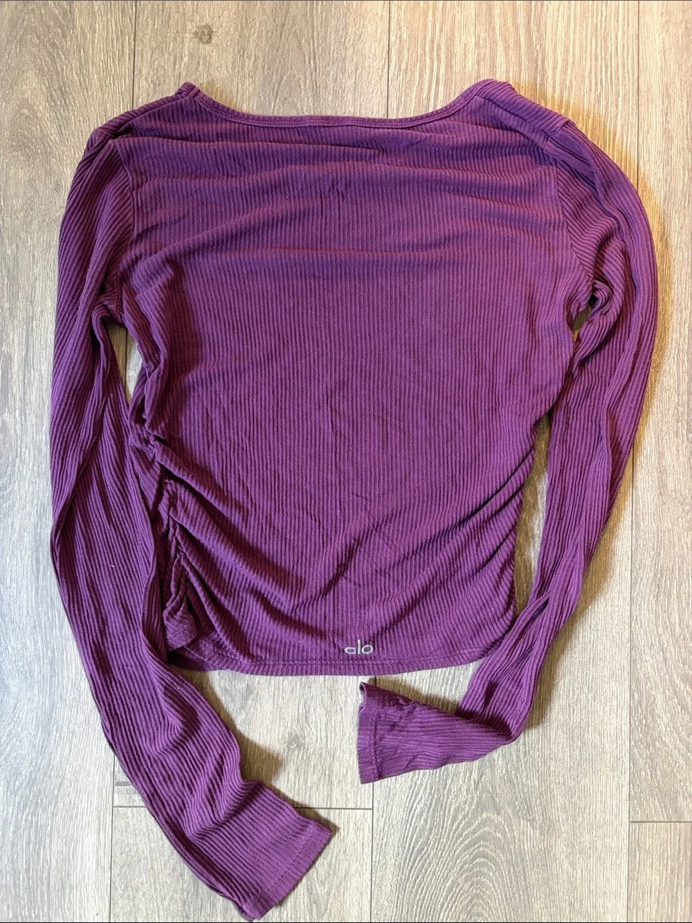 ALO Yoga gather Ribbed Long-Sleeve Top in Plum M - Picture 1 of 3